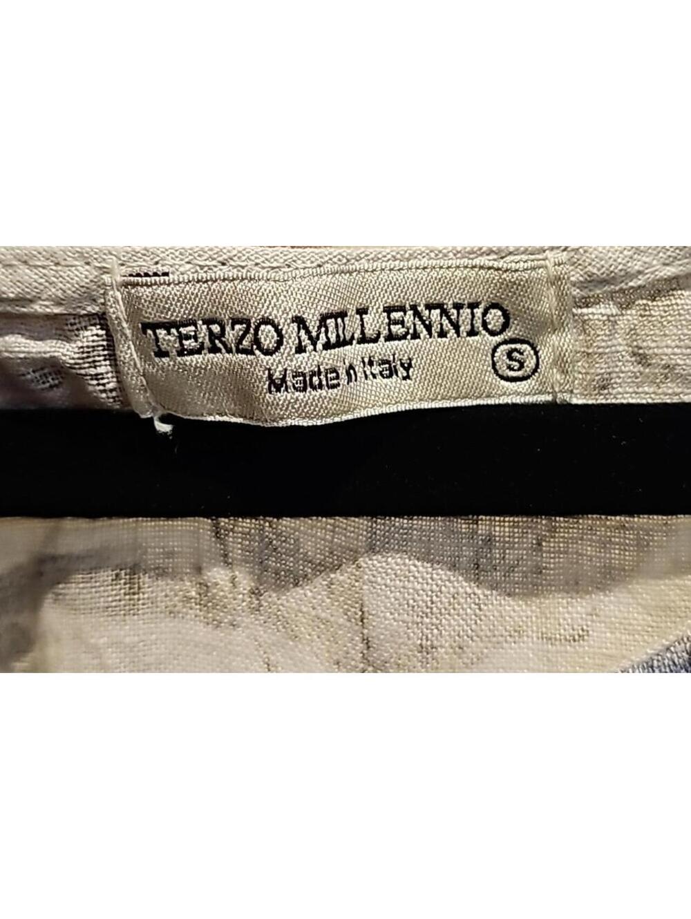 Terzo Millennio linen Italian blouse w/  hi/low cut and back button detail. SZ S - Picture 3 of 6